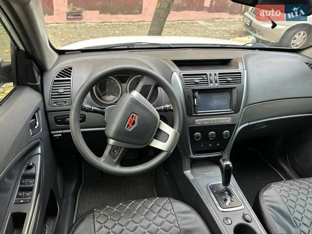 Білий Джилі Емгранд Х7, об'ємом двигуна 2.38 л та пробігом 155 тис. км за 3500 $, фото 12 на Automoto.ua