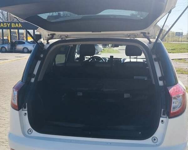 Білий Джилі Емгранд Х7, об'ємом двигуна 1.79 л та пробігом 100 тис. км за 5500 $, фото 2 на Automoto.ua