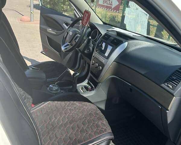 Белый Джили Эмгранд Х7, объемом двигателя 1.79 л и пробегом 181 тыс. км за 6300 $, фото 11 на Automoto.ua