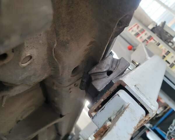 Белый Джили Эмгранд Х7, объемом двигателя 1.8 л и пробегом 177 тыс. км за 5450 $, фото 28 на Automoto.ua