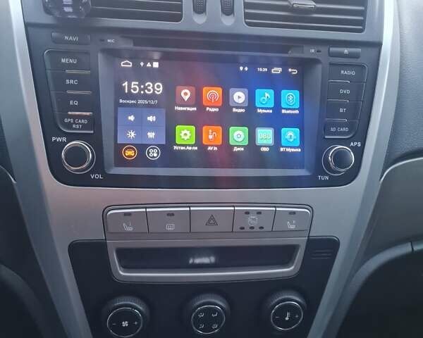 Білий Джилі Емгранд Х7, об'ємом двигуна 2 л та пробігом 105 тис. км за 5200 $, фото 8 на Automoto.ua