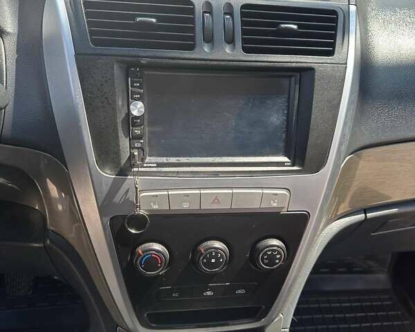 Белый Джили Эмгранд Х7, объемом двигателя 1.79 л и пробегом 181 тыс. км за 6300 $, фото 6 на Automoto.ua