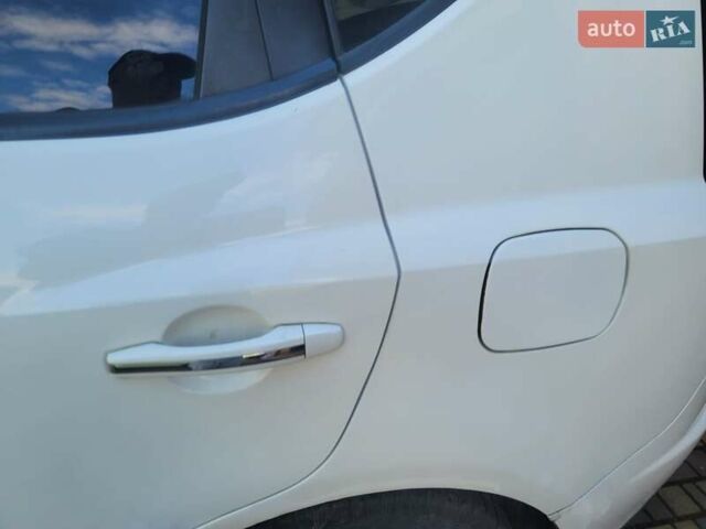 Белый Джили Эмгранд Х7, объемом двигателя 1.8 л и пробегом 177 тыс. км за 5450 $, фото 5 на Automoto.ua