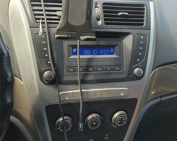 Белый Джили Эмгранд Х7, объемом двигателя 1.79 л и пробегом 119 тыс. км за 5200 $, фото 7 на Automoto.ua