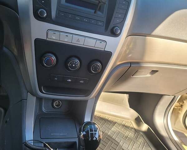 Білий Джилі Емгранд Х7, об'ємом двигуна 1.8 л та пробігом 175 тис. км за 5400 $, фото 16 на Automoto.ua