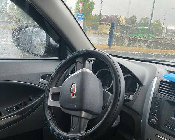 Белый Джили Эмгранд Х7, объемом двигателя 1.79 л и пробегом 127 тыс. км за 5150 $, фото 3 на Automoto.ua