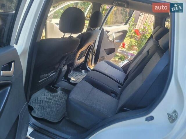 Белый Джили Эмгранд Х7, объемом двигателя 1.8 л и пробегом 177 тыс. км за 5450 $, фото 27 на Automoto.ua