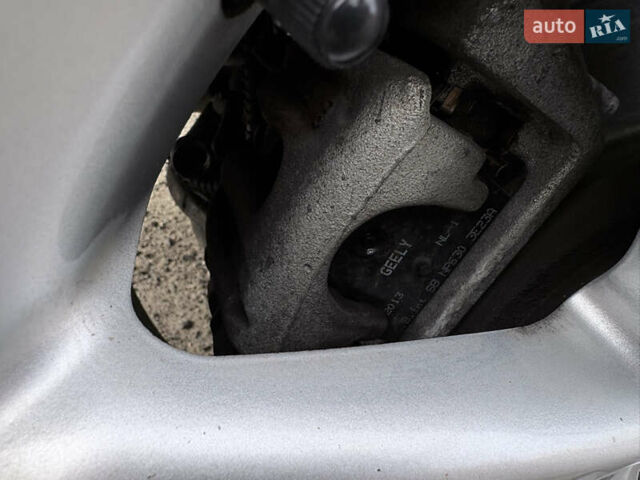 Чорний Джилі Емгранд Х7, об'ємом двигуна 2 л та пробігом 16 тис. км за 7000 $, фото 18 на Automoto.ua