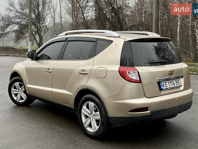 Желтый Джили Эмгранд Х7, объемом двигателя 1.8 л и пробегом 145 тыс. км за 5500 $, фото 3 на Automoto.ua