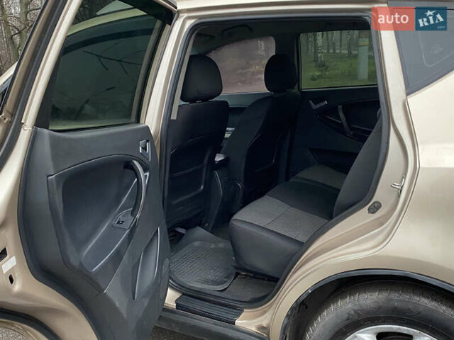 Желтый Джили Эмгранд Х7, объемом двигателя 1.8 л и пробегом 145 тыс. км за 5500 $, фото 8 на Automoto.ua