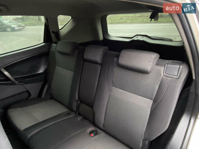 Желтый Джили Эмгранд Х7, объемом двигателя 1.8 л и пробегом 145 тыс. км за 5500 $, фото 11 на Automoto.ua