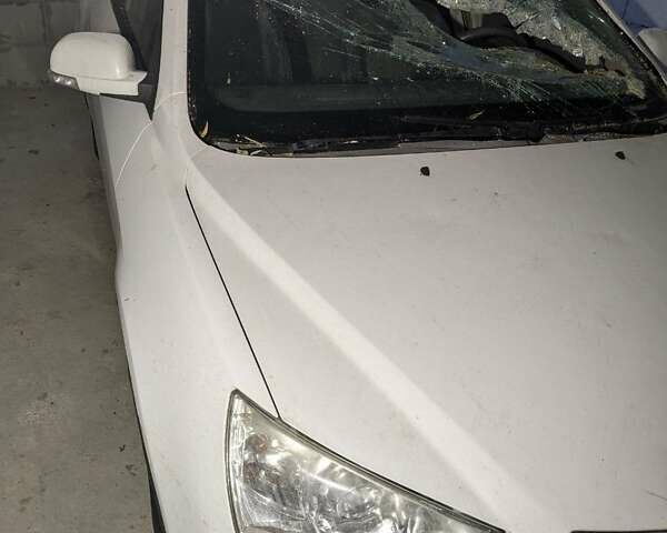 Білий Джилі Емгранд, об'ємом двигуна 1.8 л та пробігом 170 тис. км за 2100 $, фото 7 на Automoto.ua