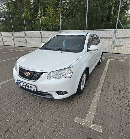 Белый Джили Эмгранд, объемом двигателя 1.79 л и пробегом 115 тыс. км за 4800 $, фото 1 на Automoto.ua