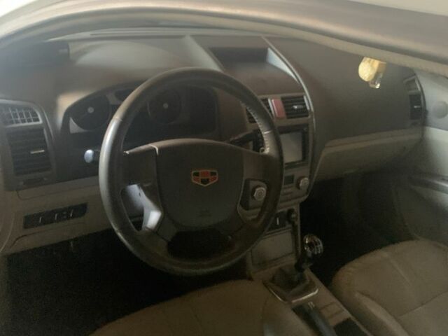 Белый Джили Эмгранд, объемом двигателя 1.8 л и пробегом 112 тыс. км за 3200 $, фото 4 на Automoto.ua