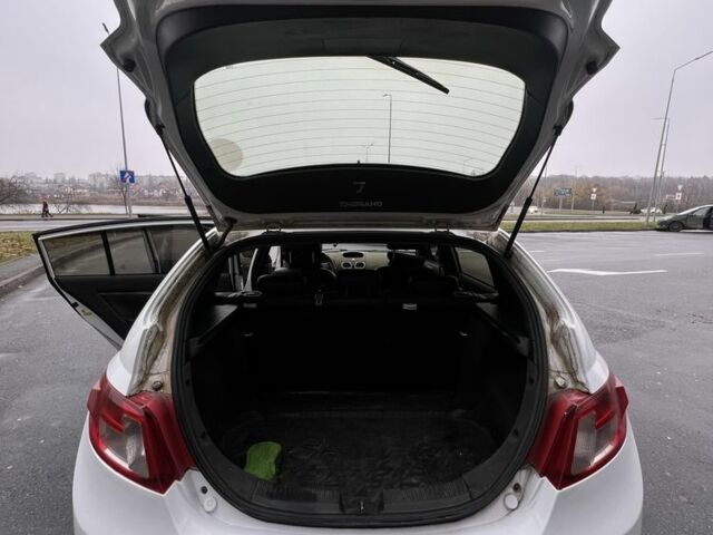 Білий Джилі Емгранд, об'ємом двигуна 1.8 л та пробігом 146 тис. км за 3399 $, фото 7 на Automoto.ua