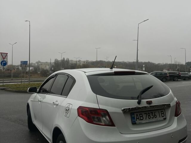 Білий Джилі Емгранд, об'ємом двигуна 1.8 л та пробігом 146 тис. км за 3399 $, фото 2 на Automoto.ua