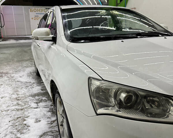 Белый Джили Эмгранд, объемом двигателя 1.79 л и пробегом 193 тыс. км за 4500 $, фото 7 на Automoto.ua