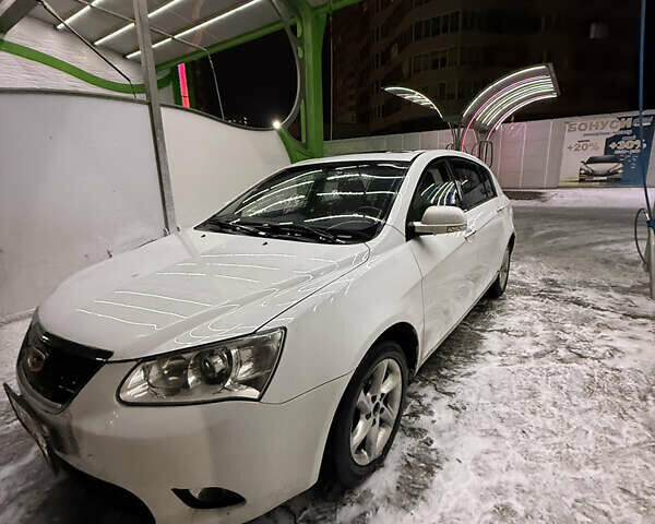 Белый Джили Эмгранд, объемом двигателя 1.79 л и пробегом 193 тыс. км за 4500 $, фото 1 на Automoto.ua
