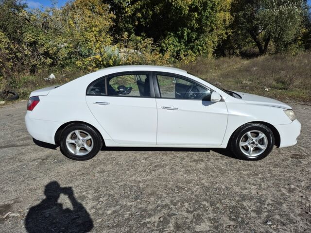 Белый Джили Эмгранд, объемом двигателя 1.8 л и пробегом 198 тыс. км за 3333 $, фото 2 на Automoto.ua