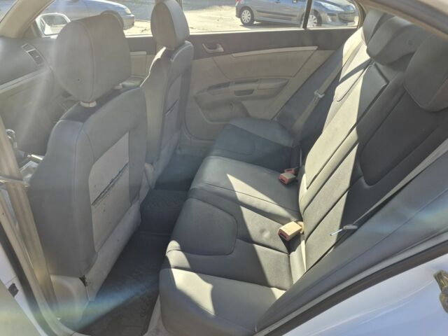 Белый Джили Эмгранд, объемом двигателя 1.8 л и пробегом 198 тыс. км за 3333 $, фото 5 на Automoto.ua