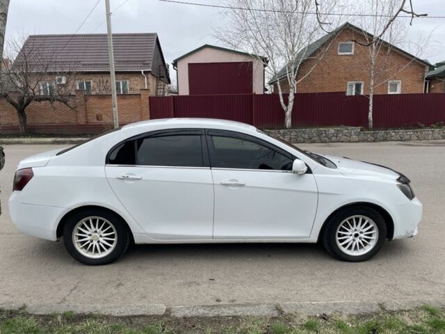 Белый Джили Эмгранд, объемом двигателя 1.8 л и пробегом 152 тыс. км за 3000 $, фото 2 на Automoto.ua