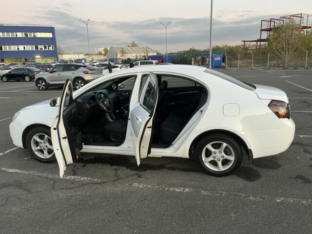 Белый Джили Эмгранд, объемом двигателя 1.8 л и пробегом 146 тыс. км за 4500 $, фото 11 на Automoto.ua