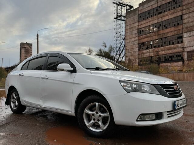 Джили Эмгранд 2013 в Кривом Роге на Automoto.ua Белый Джили Эмгранд, объемом двигателя 1.8 л и пробегом 234 тыс. км за 4000 $, фото 7 на Automoto.ua