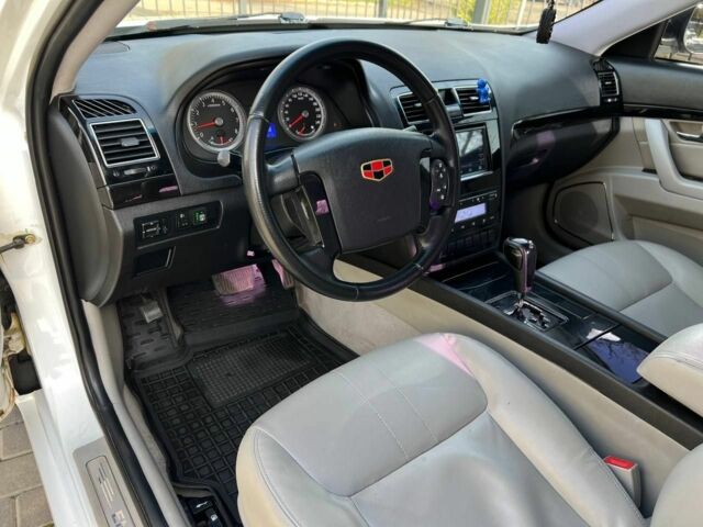 Белый Джили Эмгранд, объемом двигателя 2.4 л и пробегом 123 тыс. км за 4500 $, фото 4 на Automoto.ua