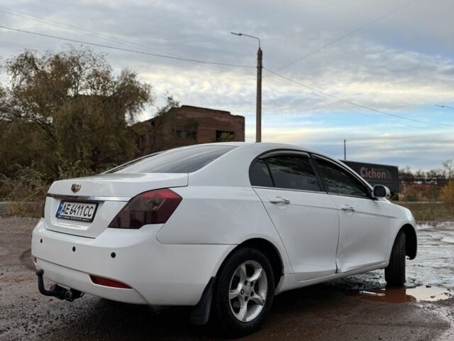 Джили Эмгранд 2013 в Кривом Роге на Automoto.ua Белый Джили Эмгранд, объемом двигателя 1.8 л и пробегом 234 тыс. км за 4000 $, фото 5 на Automoto.ua