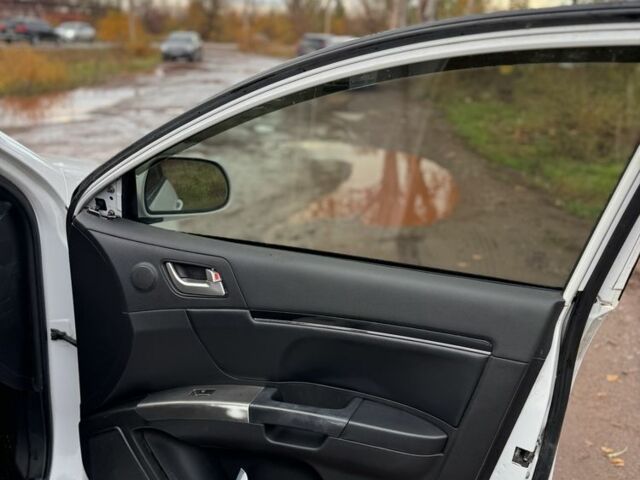 Джили Эмгранд 2013 в Кривом Роге на Automoto.ua Белый Джили Эмгранд, объемом двигателя 1.8 л и пробегом 234 тыс. км за 4000 $, фото 22 на Automoto.ua