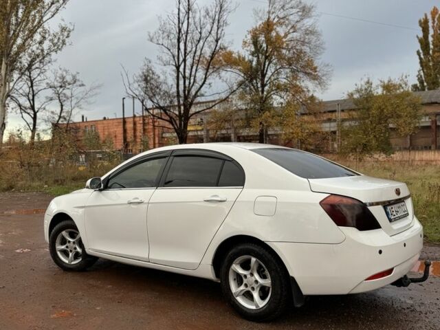 Джили Эмгранд 2013 в Кривом Роге на Automoto.ua Белый Джили Эмгранд, объемом двигателя 1.8 л и пробегом 234 тыс. км за 4000 $, фото 3 на Automoto.ua