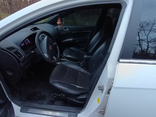 Білий Джилі Емгранд, об'ємом двигуна 1.8 л та пробігом 219 тис. км за 4200 $, фото 4 на Automoto.ua