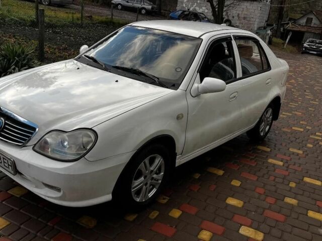 Белый Джили Эмгранд, объемом двигателя 1.5 л и пробегом 106 тыс. км за 1500 $, фото 4 на Automoto.ua