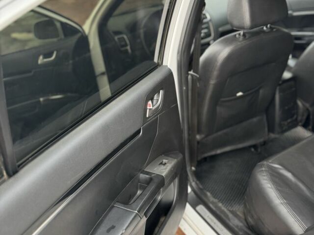 Джили Эмгранд 2013 в Кривом Роге на Automoto.ua Белый Джили Эмгранд, объемом двигателя 1.8 л и пробегом 234 тыс. км за 4000 $, фото 18 на Automoto.ua