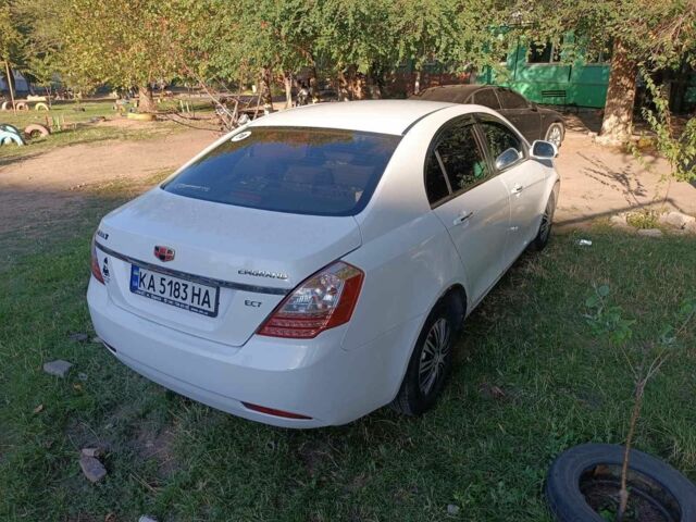 Джили Эмгранд 2013 в Кривом Роге на Automoto.ua Белый Джили Эмгранд, объемом двигателя 1.8 л и пробегом 203 тыс. км за 3500 $, фото 3 на Automoto.ua