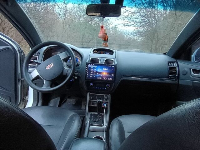 Білий Джилі Емгранд, об'ємом двигуна 1.8 л та пробігом 219 тис. км за 4200 $, фото 5 на Automoto.ua