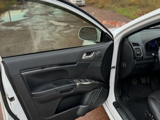 Джили Эмгранд 2013 в Кривом Роге на Automoto.ua Белый Джили Эмгранд, объемом двигателя 1.8 л и пробегом 234 тыс. км за 4000 $, фото 14 на Automoto.ua