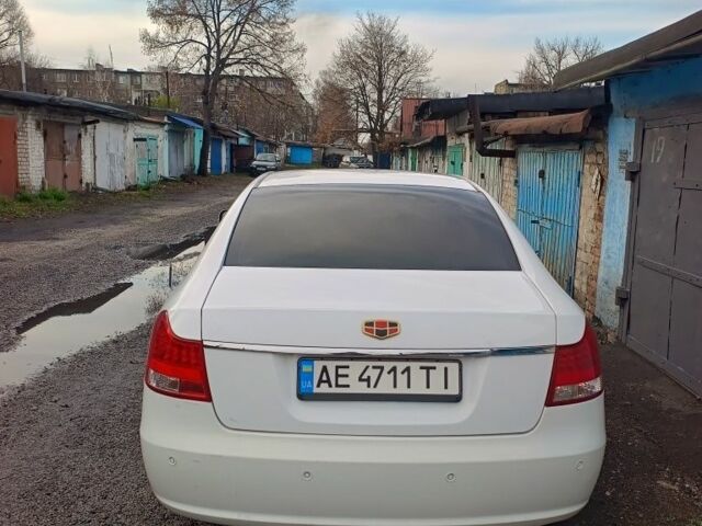 Білий Джилі Емгранд, об'ємом двигуна 2 л та пробігом 83 тис. км за 4370 $, фото 1 на Automoto.ua