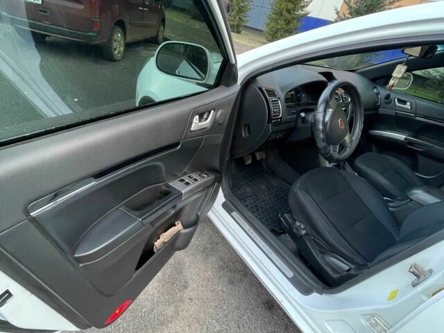 Білий Джилі Емгранд, об'ємом двигуна 1.8 л та пробігом 160 тис. км за 4700 $, фото 9 на Automoto.ua