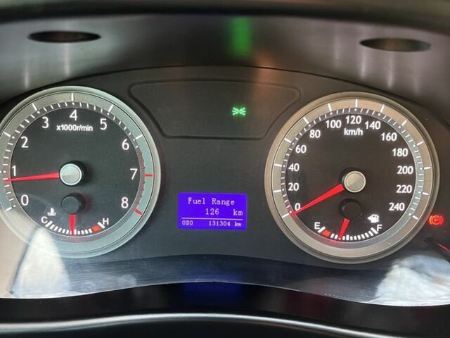 Белый Джили Эмгранд, объемом двигателя 2 л и пробегом 131 тыс. км за 5150 $, фото 10 на Automoto.ua