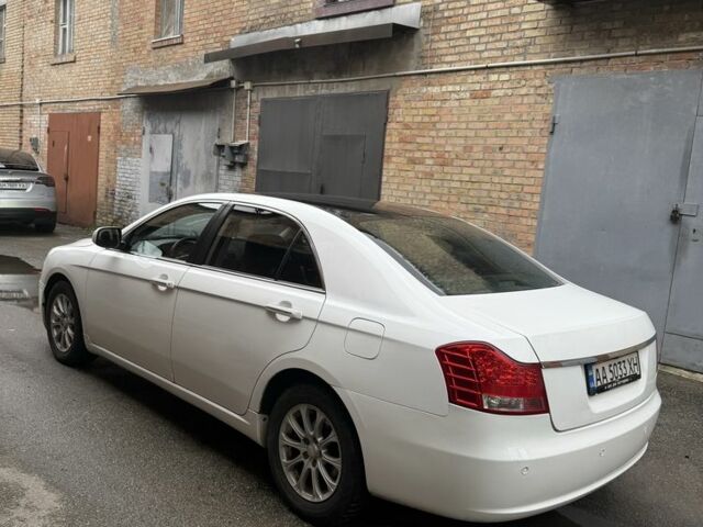 Белый Джили Эмгранд, объемом двигателя 2.4 л и пробегом 250 тыс. км за 4850 $, фото 3 на Automoto.ua