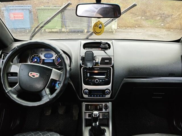 Білий Джилі Емгранд, об'ємом двигуна 1.5 л та пробігом 198 тис. км за 3950 $, фото 7 на Automoto.ua