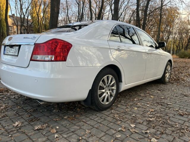 Белый Джили Эмгранд, объемом двигателя 2 л и пробегом 131 тыс. км за 5150 $, фото 3 на Automoto.ua