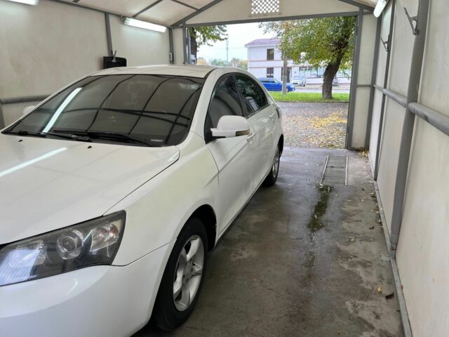 Білий Джилі Емгранд, об'ємом двигуна 1.5 л та пробігом 235 тис. км за 4000 $, фото 4 на Automoto.ua