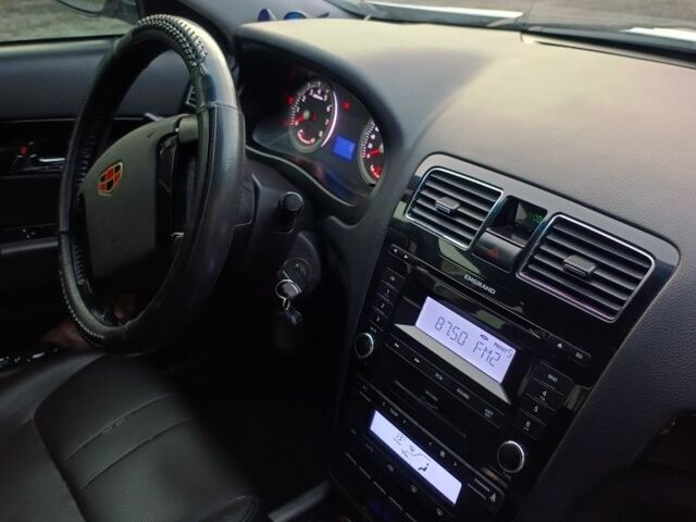 Білий Джилі Емгранд, об'ємом двигуна 2 л та пробігом 83 тис. км за 4370 $, фото 6 на Automoto.ua