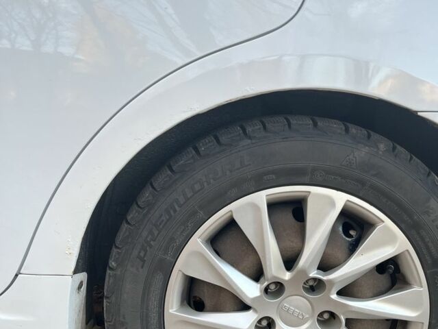 Белый Джили Эмгранд, объемом двигателя 2 л и пробегом 131 тыс. км за 5150 $, фото 4 на Automoto.ua