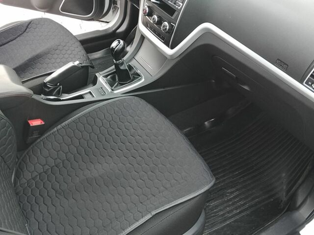 Белый Джили Эмгранд, объемом двигателя 1.5 л и пробегом 74 тыс. км за 6700 $, фото 3 на Automoto.ua