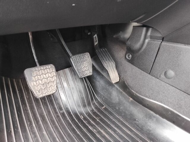 Белый Джили Эмгранд, объемом двигателя 1.5 л и пробегом 74 тыс. км за 6700 $, фото 5 на Automoto.ua