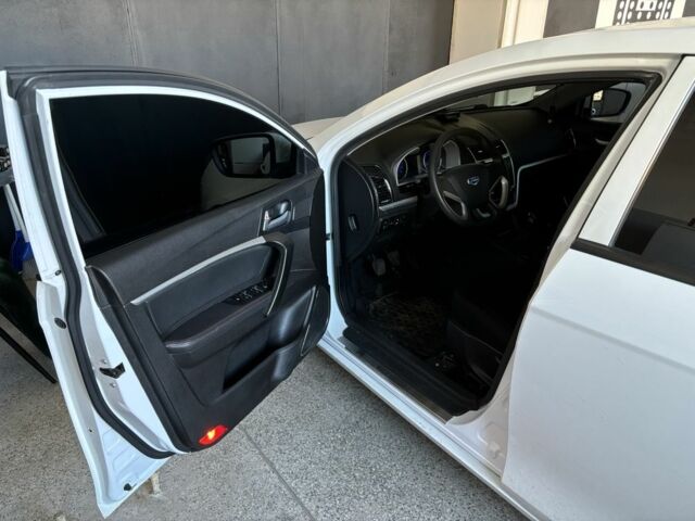 Білий Джилі Емгранд, об'ємом двигуна 1.5 л та пробігом 96 тис. км за 4300 $, фото 8 на Automoto.ua