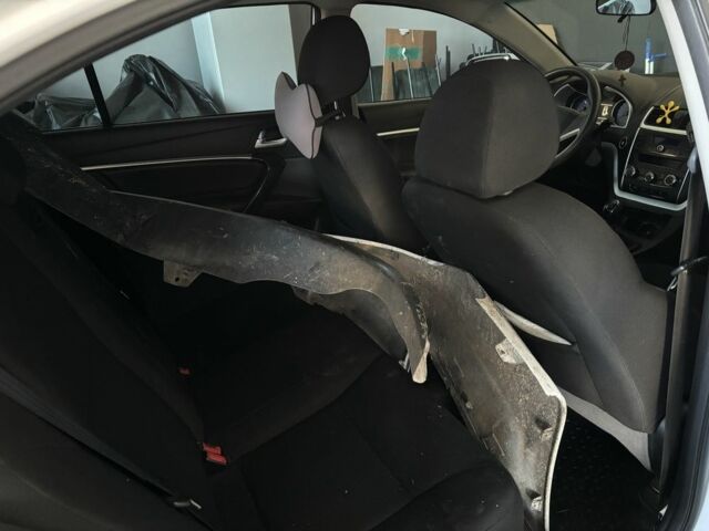 Білий Джилі Емгранд, об'ємом двигуна 1.5 л та пробігом 96 тис. км за 4300 $, фото 7 на Automoto.ua